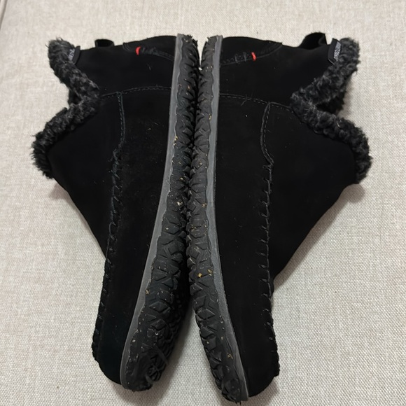 Minnetonka Pull On “Taren”Leather Booties-Sz 9-Black-Berber Lining - Picture 15 of 15